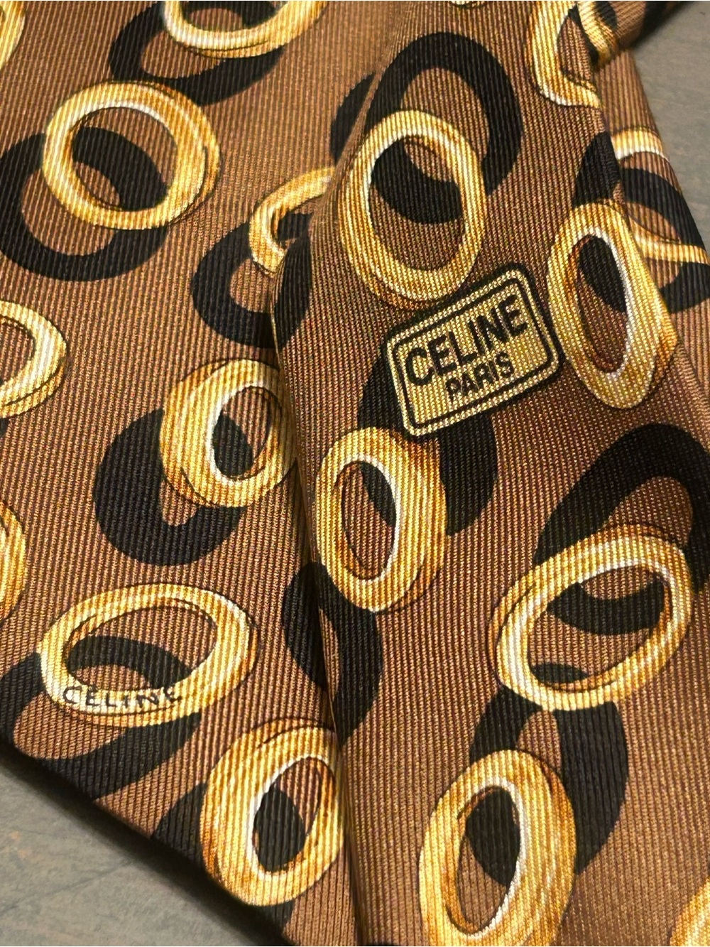Celine silk tie
Stunning